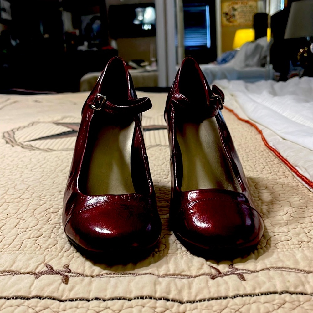 Mary Janes red dress shoes 7.5